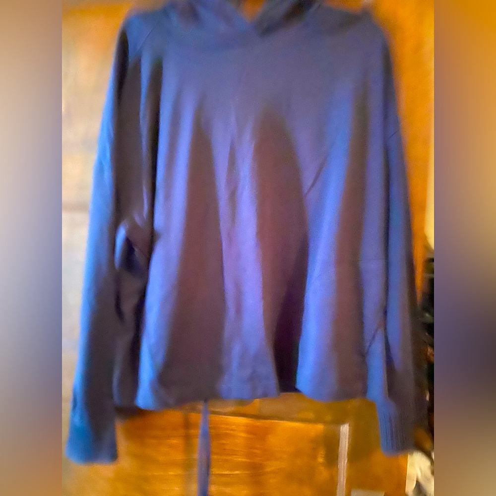 Avia split back hoodie, like new